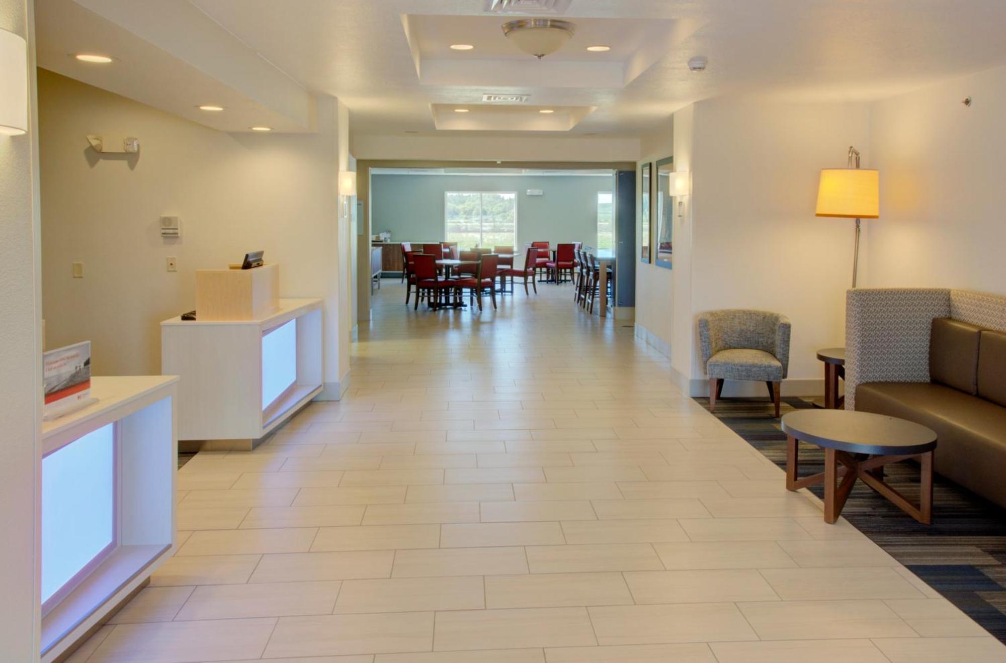 Holiday Inn Express & Suites Le Mars By Ihg Exterior foto