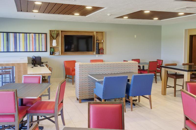 Holiday Inn Express & Suites Le Mars By Ihg Exterior foto